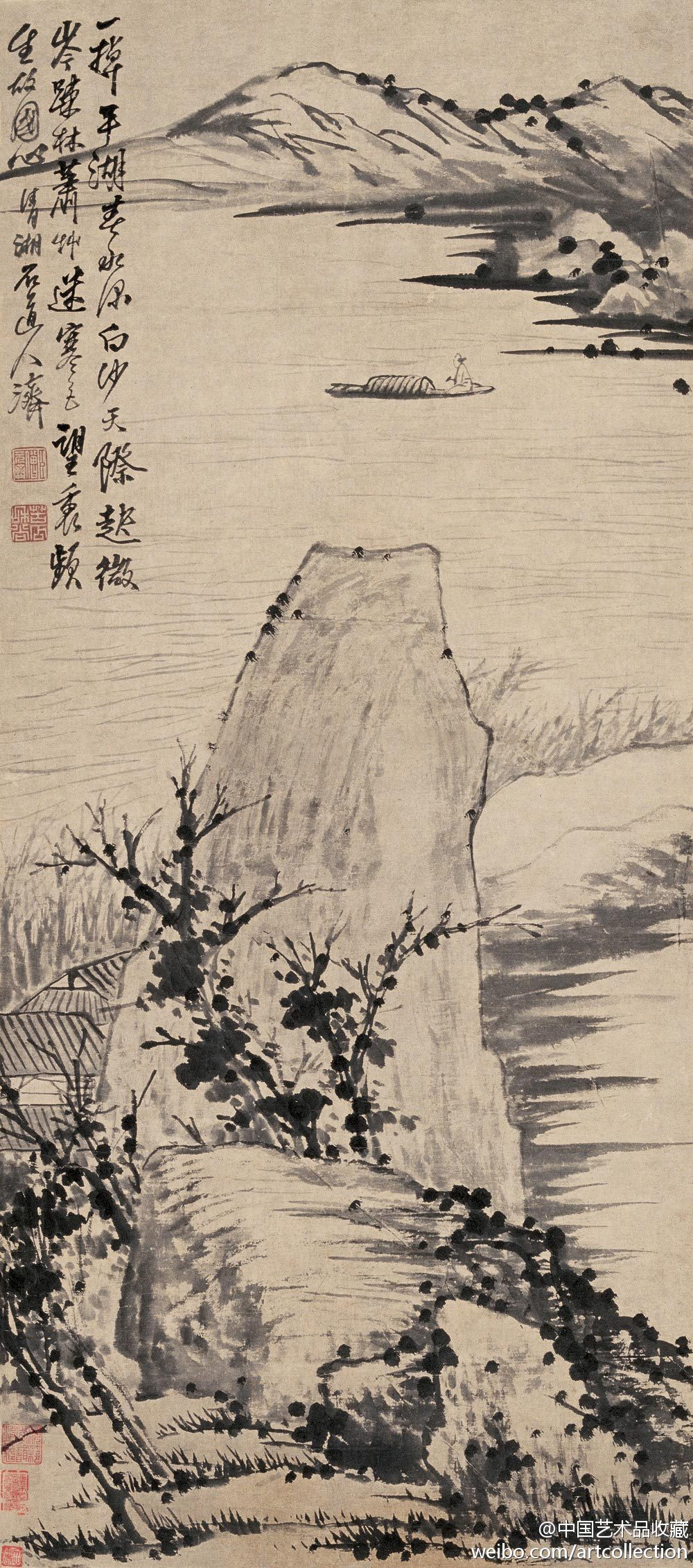 【 清 石涛 《平湖放棹图》 】纸本，84×37.5cm。 录文：“一棹平湖春水深，白沙天际起微岑。疏林萧草迷寒色，望里频生故国心。” 绘江南春景。巨石茅舍，枯树槎枒，平湖远山，高士泛舟。行笔流畅，墨色苍浑。大量使用湿笔，通过水墨的相互渗化与融合，表现出自然山川的氤氲气象和烟岚变化。