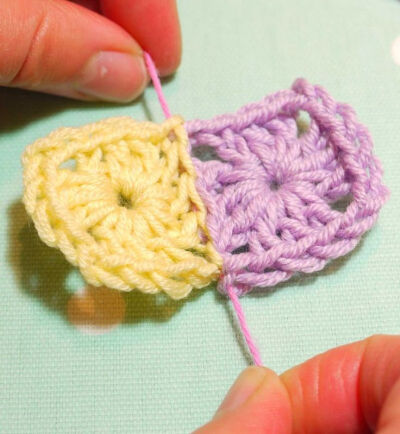 Joining with an invisible stitch