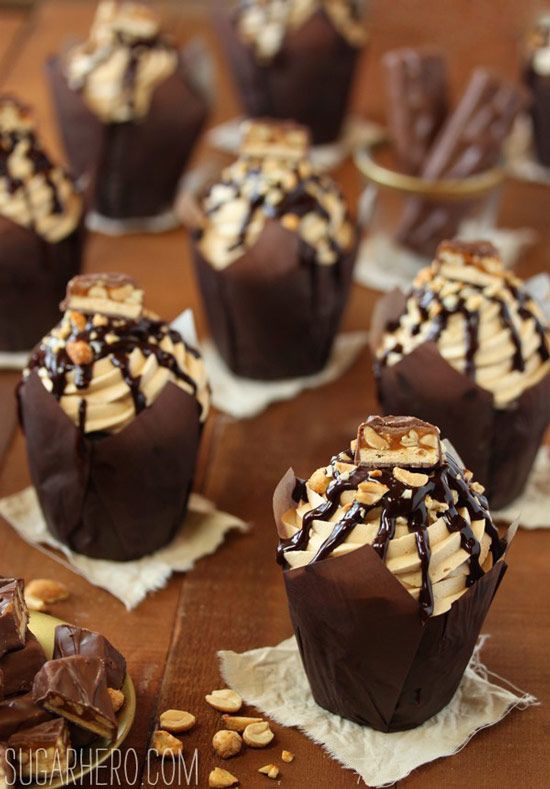 Snickers Cupcakes – Chocolate Cupcake Recipe