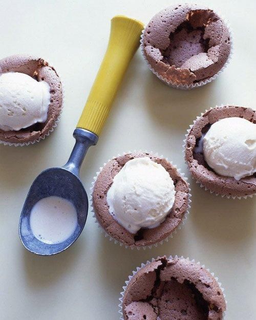 Favorite Cupcakes // Flourless Chocolate Cupcakes Recipe