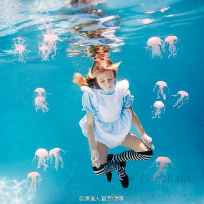 【摄影&amp;amp;创意】Alice in WaterLand （via：ElenaKalis）