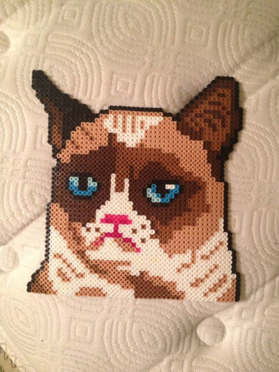 Grumpy Cat Perler bead sprite by phandomsgalore