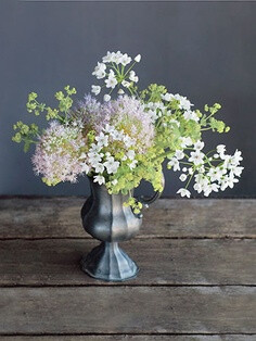 How to make this bouquet using 'Millenium' alliums, lady's mantle, and white garlic