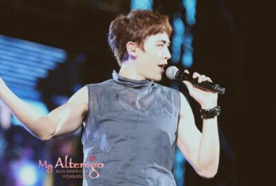 【PIC】140324 #Nichkhun# 140322 HEC Korea Festival 飯拍高清 5p cr：as tagged #Nichkhun宁静致远 微笑面对# 你这么帅你知道吗