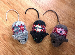 Craft Tutorials Galore at Crafter-holic!: Fairisle Knitted Mice