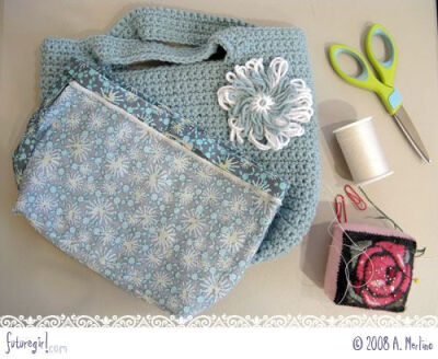 futuregirl craft blog : Tutorial: Sew A Lining Into A Crocheted Bag