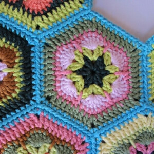 Single crochet join for hexagons....Sophie's blanket.