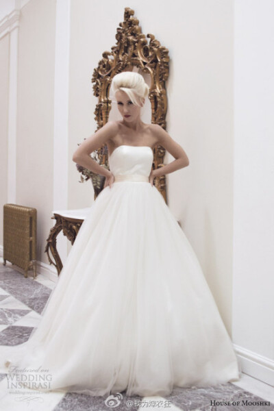 House of Mooshki 2014秋冬复古婚纱，系列对复古风格婚纱礼服的爱无处不在，若隐若现的蕾丝花边，漂亮的50年代的薄纱裙子，刺绣花边和腰带的缎子饰片...