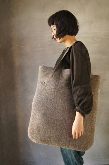 Bag / woolen fabric