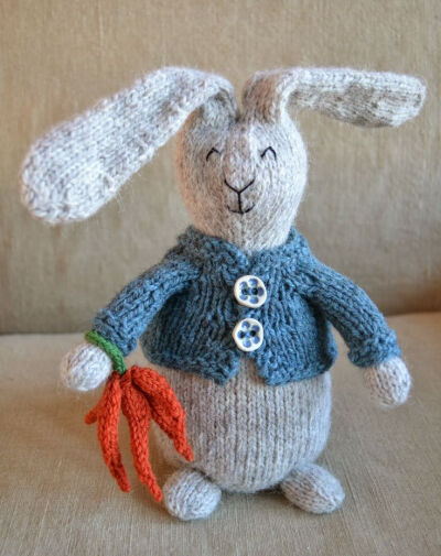 Susan B. Anderson's new Bunny Love pattern! http://www.ravelry.com/patterns/library/bunny-love--extras