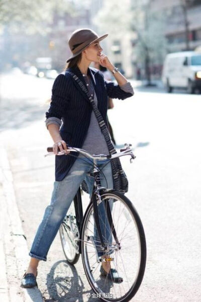 ✿ Streetstyle ✿ | Bike girls