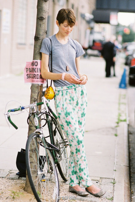 ✿ Streetstyle ✿ | Bike girls