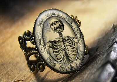 Memento Mori Death Skull Horror Halloween Gothic by KasketKustoms