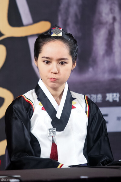 图文：韩佳人等出席《月亮抱着太阳》制作发表会