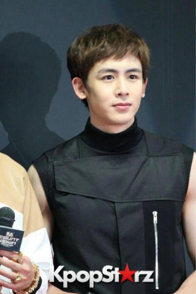 PIC】140403#Nichkhun# 日本横滨拼盘演唱会新闻发布会新闻图 cr as tagged #nichkhun宁静致远 微笑面对#