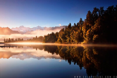 【30张绝美的倒影摄影照片欣赏】30. Lake Matheson, Very beautiful. Love reflection.