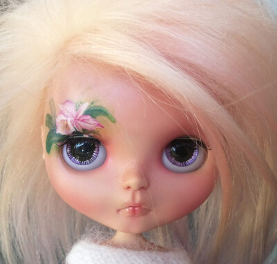 Blythe Love her lips