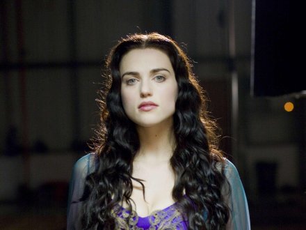 #50 day of Katie McGrath# (26/50)这组定妆照让我想把导演的脑壳撬开然后看看里面装的是神马屎让天使姐演滚娘……anyway，K姐在我心里真就是公主的样子！