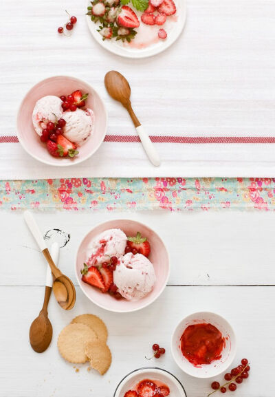 coconut strawberry red currant ice cream /