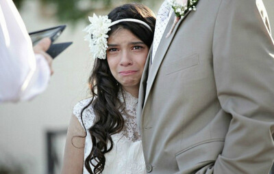 浓重的亲情 患癌父亲为11岁女儿举办的“迷你婚礼”