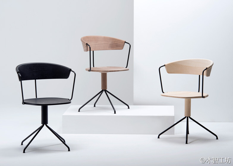 法国设计师Bouroullecs兄弟为Mattiazzi公司设计的最新作品：Uncino chairs。一把很赞的椅子，金属与木的结合方式是亮点