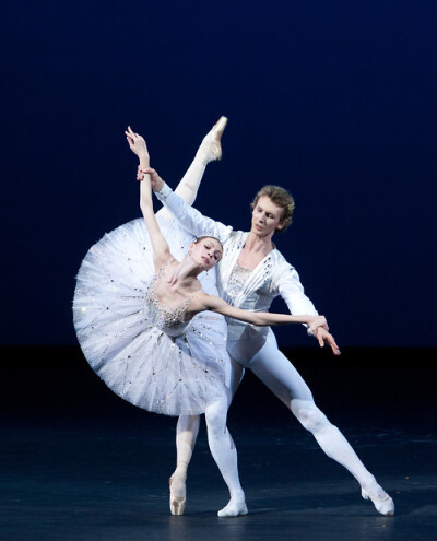 loverussianballet: Olga Smirnova in The Jewels, Bolshoi Ballet