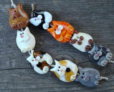 Loribeads 9 kitties handmade glass lampwork beads