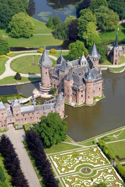 Dutch castle, Utrecht, The Netherlands荷兰城堡，荷兰乌得勒支