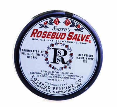 美国百年老牌Rosebud Salve 玫瑰花蕾膏22g ￥35.00 涂一点点嘴巴就超级水润，而且有淡淡的粉红色。