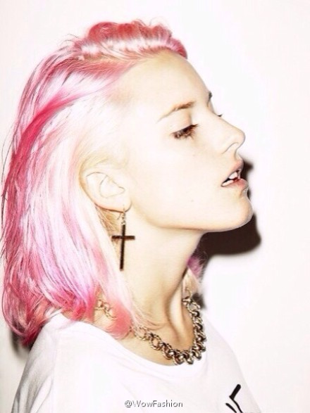 Cool pinky hair style* Model. charlotte free