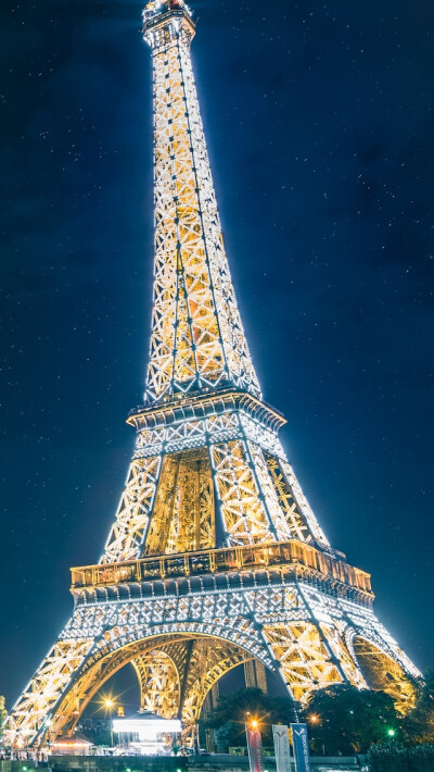 Eiffel Tower iPhone 5s wallpaper