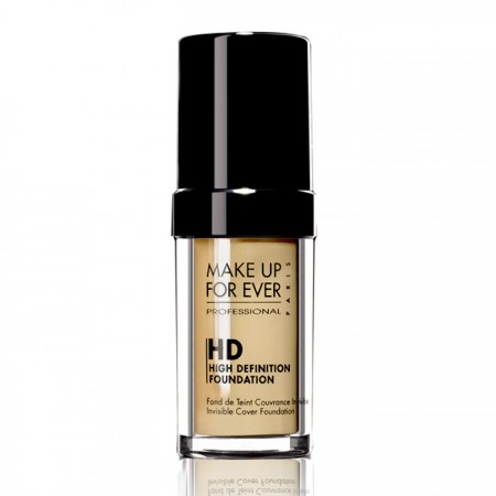 MAKE UP FOR EVER 玫珂菲清晰无痕粉底液 30ml ￥490.00 很轻薄，控油，适合夏天用。但是遮瑕力真不好，痘痘是遮不住的。