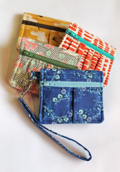 A cute wallet pattern to sew | How About Orange Pattern by Erin Erickson; fabric from Fresh Modern Fabric; sewing by my mum!