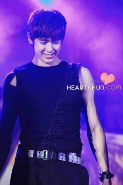 【140418】Khun night！如果不是因为你,我不会相信,有一种人一遇见就不想错过,有一种人一见到就心生温暖～最最暖心的小家伙,晚.安啦#nichkhun宁静致远 微笑面对#cr as tagged