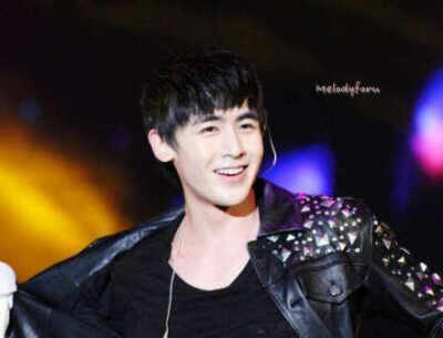 【140418】Khun night！如果不是因为你,我不会相信,有一种人一遇见就不想错过,有一种人一见到就心生温暖～最最暖心的小家伙,晚.安啦#nichkhun宁静致远 微笑面对#cr as tagged