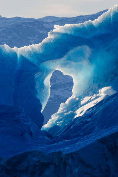 lvndcity: Droplets Escape - Portrait by Marie and Alistair Knock Greenland