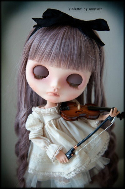 OOAK Custom Blythe 'Violette' by anntwin