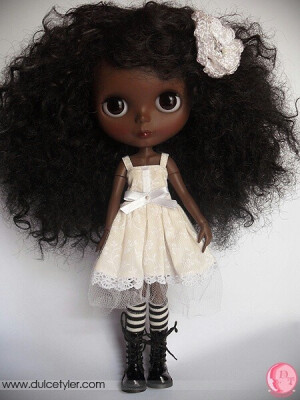 Cute. This Blythe reminds me of Hazel from Percy Jackson