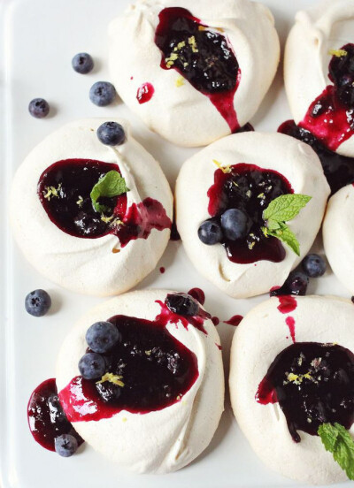 Pavlova + Blueberry Jam