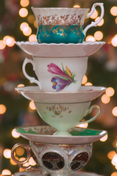 I love teacups. ~C C ~