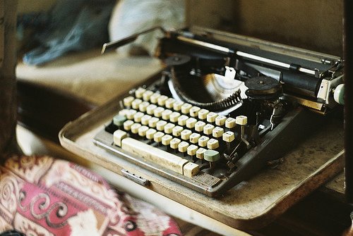 我是船，静静地漂浮在时间的河上