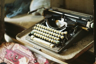 我是船，静静地漂浮在时间的河上