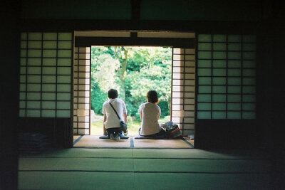 我是船，静静地漂浮在时间的河上