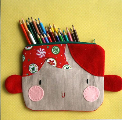 Holiday zipper pouch