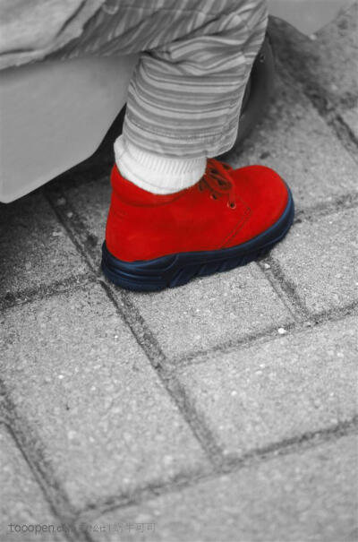 单色调时尚图-红色的鞋子图片下载，现在加入素材公社即可参与传素材送现金活动