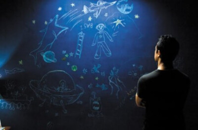 每一个孩子都是独一无二的，总有一天，他们会走出自己的路。——《地球上的星星》