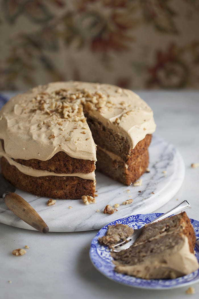 apple-cake-banana-cream-cheese-frosting