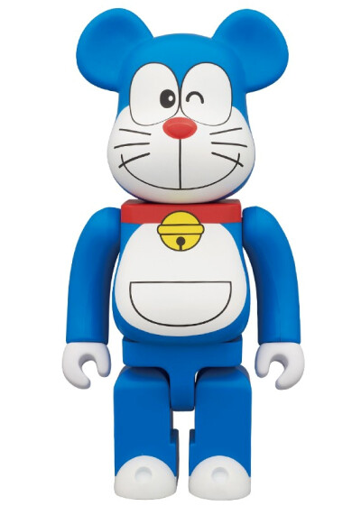 MEDICOM TOY跟超人气漫画Doraemon 哆啦A梦合作推出了哆啦A梦造型的小熊公仔，分别有100%、400% 以及1000%三种尺寸大小，今年又适逢哆啦A梦的诞生前100年祭，所以此项联名单品可以说是相当值得收藏。