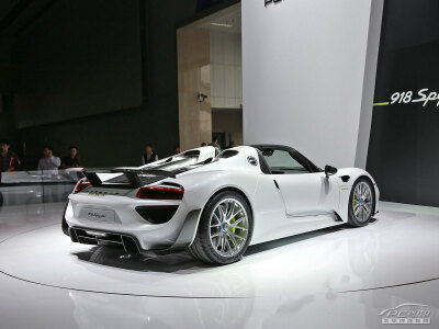 保时捷918 &amp;gt; 2014款 Spyder &amp;gt; 白色