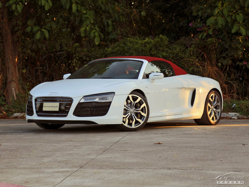  奥迪R8 &amp;gt; 2014款 V10 Spyder &amp;gt; 朱鹭白 &amp;gt;